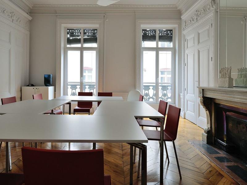 Bureau - 150 m² - 6 pièces