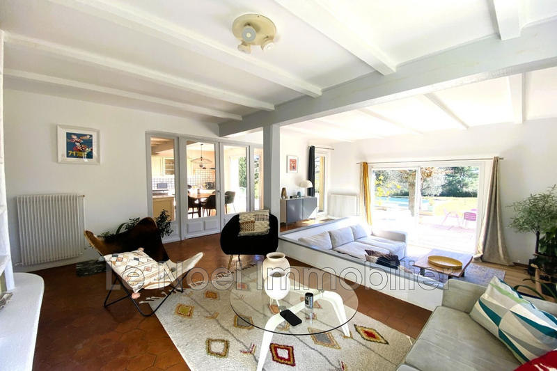 Maison - 200 m² - 1 pièce