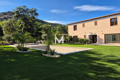 Maison - 190 m² - 6 pièces