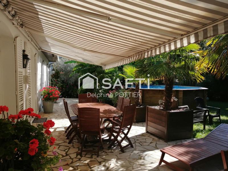 Maison - 232 m² - 8 pièces