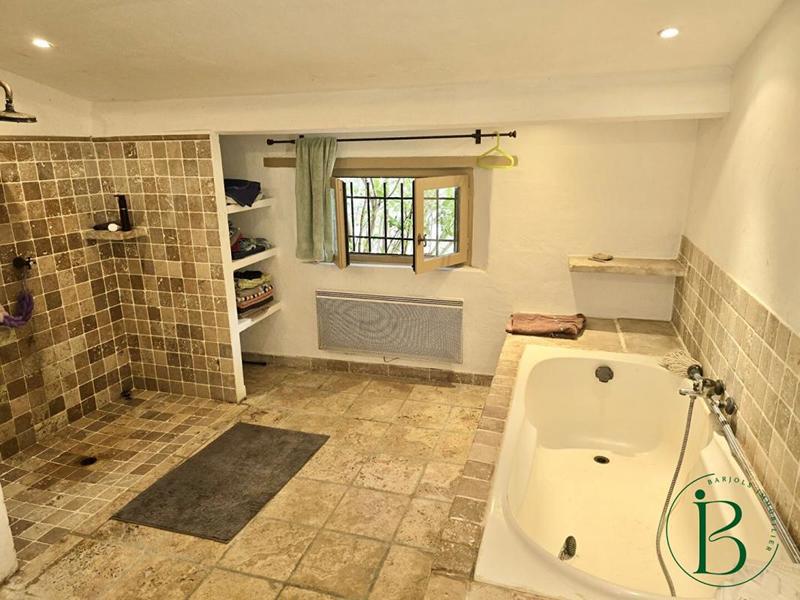 Maison en pierre - 170 m² - 6 pièces