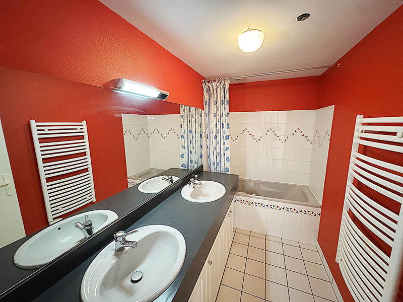 Appartement - 98 m² - 5 pièces