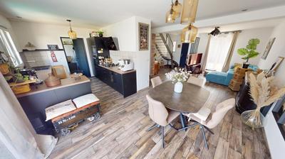 Maison - 108 m² - 6 pièces