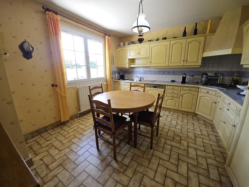 Maison - 180 m² - 9 pièces