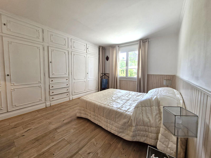 Maison - 215 m² - 7 pièces