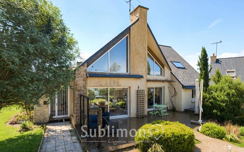 Maison - 162 m² - 10 pièces