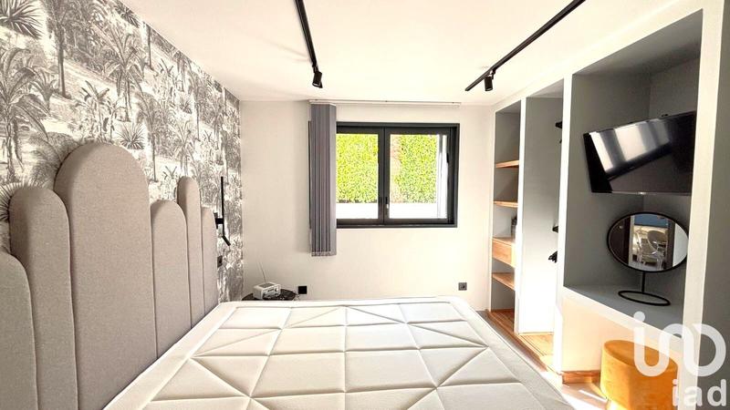 Maison - 306 m² - 9 pièces