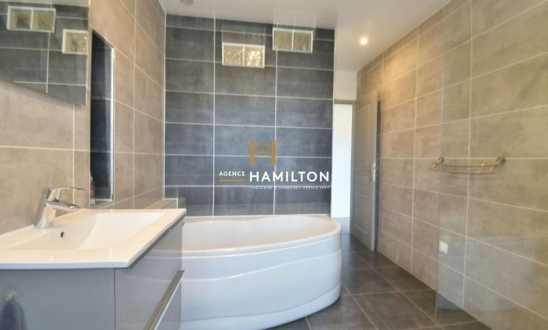 Corps de ferme - 290 m² - 11 pièces