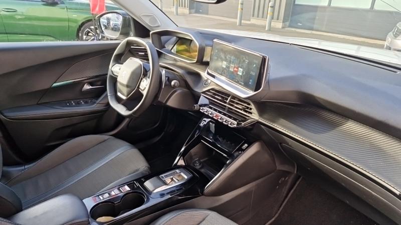 Peugeot 2008 Bluehdi 130 Ss Eat8 Allure Pack