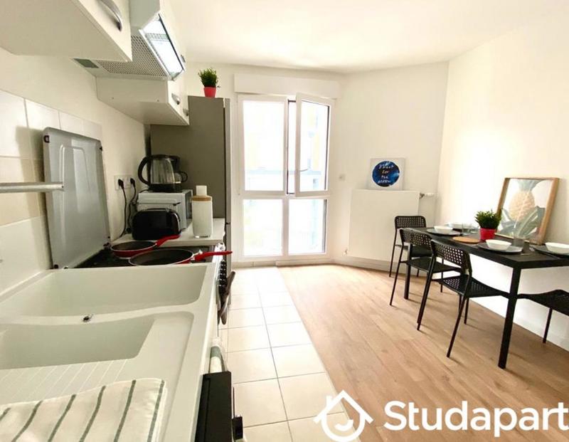 Chambre - 13 m² - 1 pièce