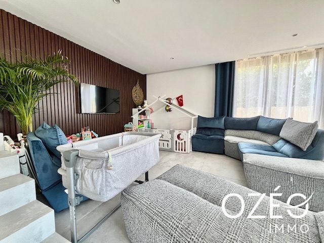 Maison contemporaine - 140 m² - 4 pièces