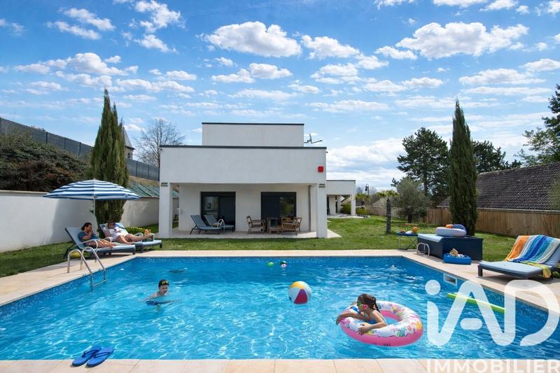 Maison de maîtres - 300 m² - 10 pièces