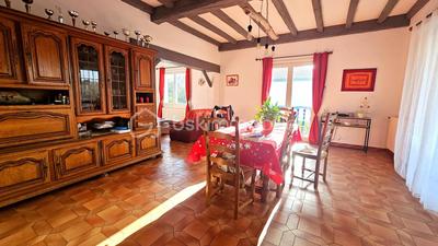 Maison traditionnelle - 186 m² - 7 pièces