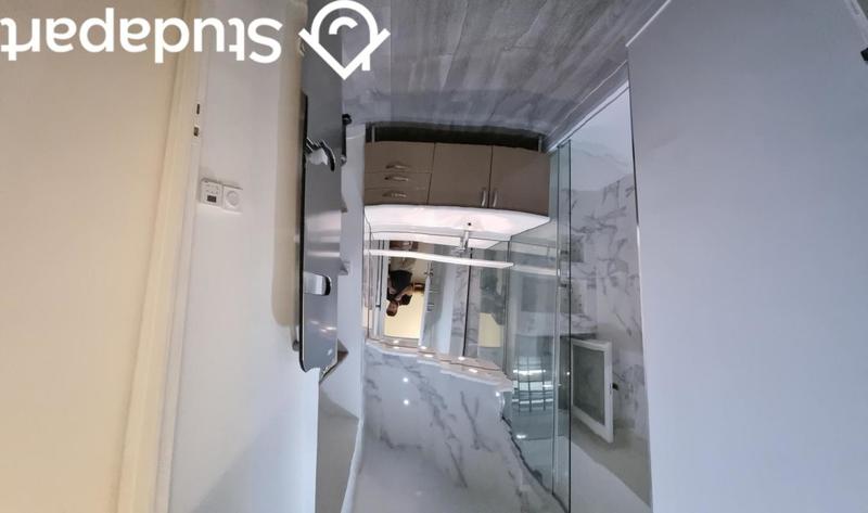 Chambre - 13 m² - 1 pièce