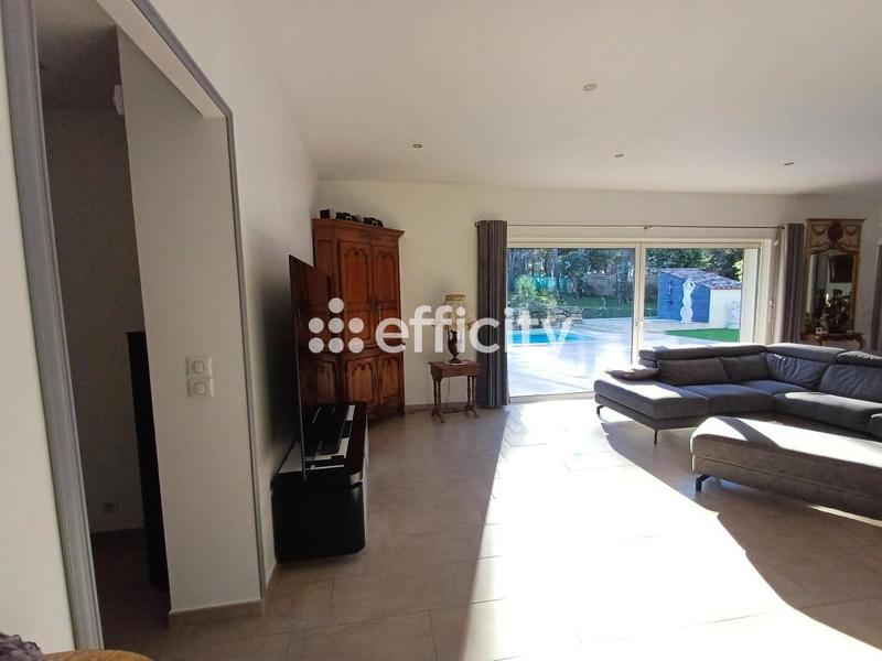 Villa - 155 m² - 6 pièces