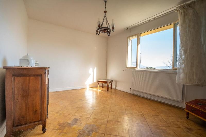 Maison - 143 m² - 7 pièces