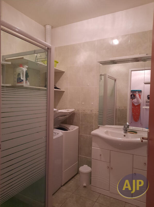 Immeuble - 20 pièces