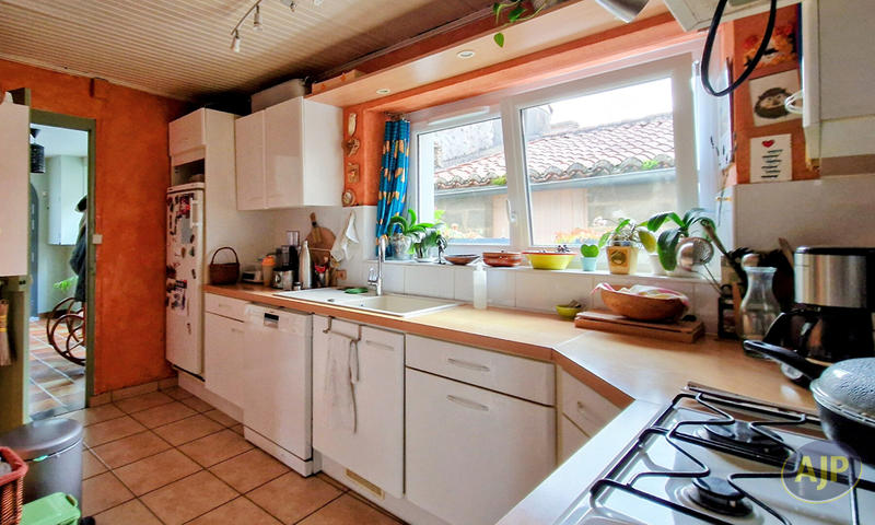 Maison - 180 m² - 7 pièces