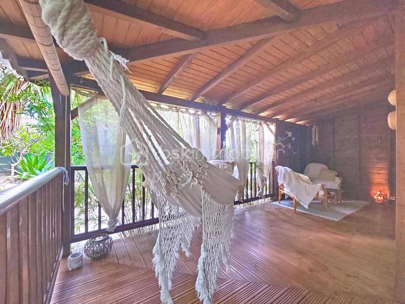 Propriété - 211 m² - 9 pièces