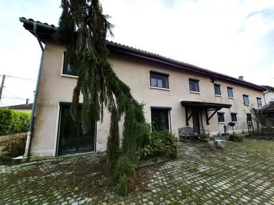 Propriété - 440 m² - 9 pièces