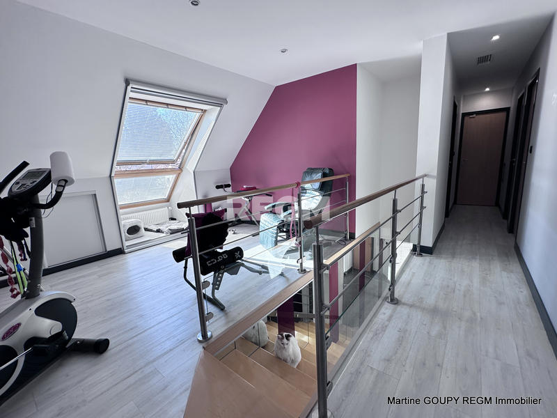 Propriété - 200 m² - 8 pièces