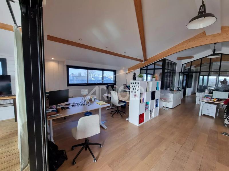 Bureau - 150 m² - 6 pièces