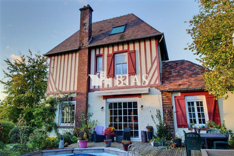 Maison - 147 m² - 8 pièces