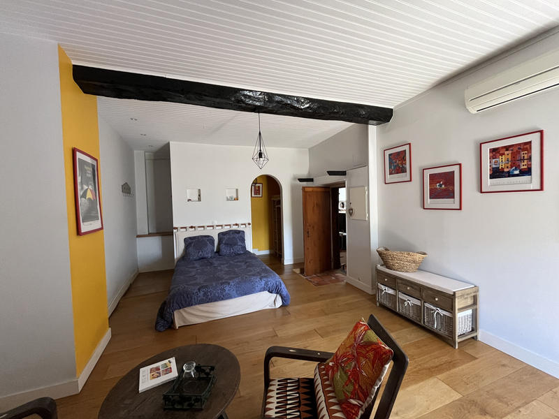 Maison - 325 m² - 11 pièces