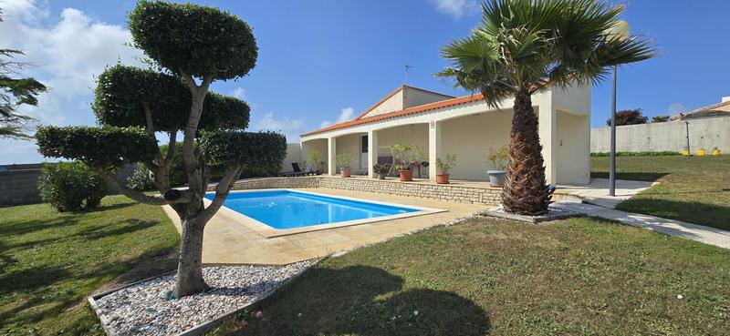 Maison - 241 m² - 7 pièces