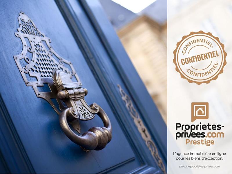 Maison - 240 m² - 8 pièces