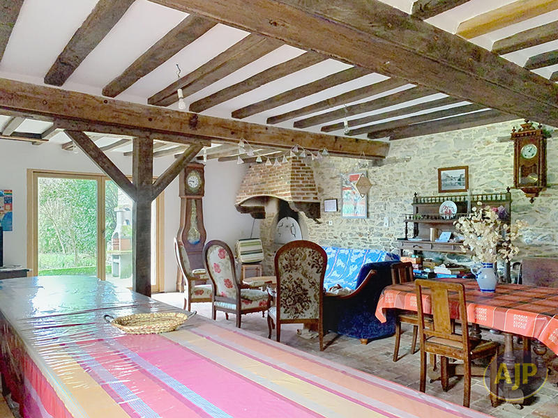 Maison - 230 m² - 6 pièces