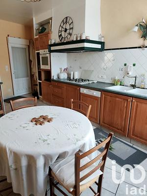 Maison - 240 m² - 8 pièces