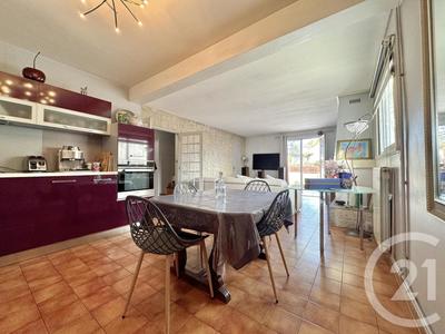 Maison - 95 m² - 4 pièces