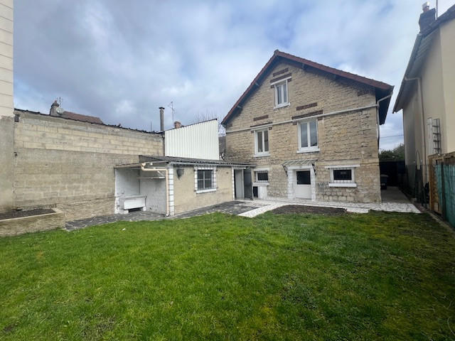 Maison - 82 m² - 4 pièces