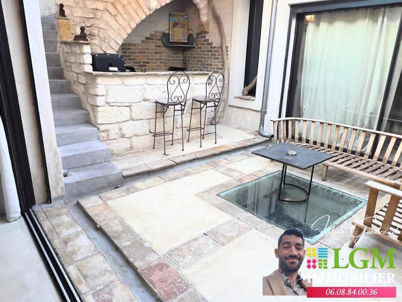 Immeuble - 300 m² - 5 pièces