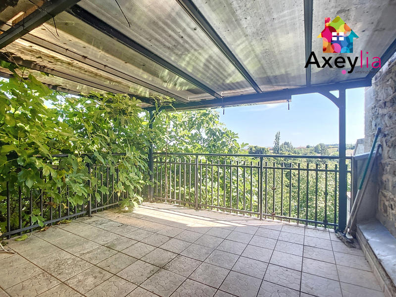 Maison - 232 m² - 9 pièces