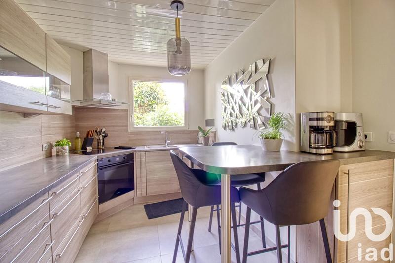 Maison - 200 m² - 9 pièces