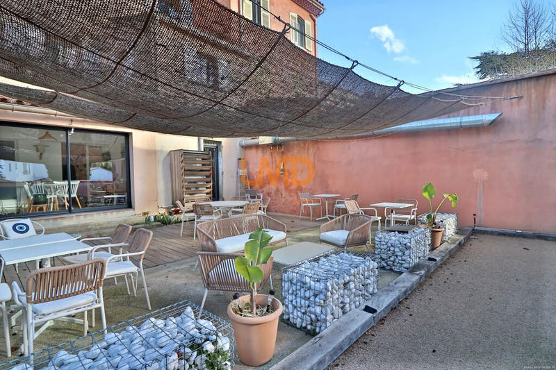 Bureau - 121 m² - 6 pièces