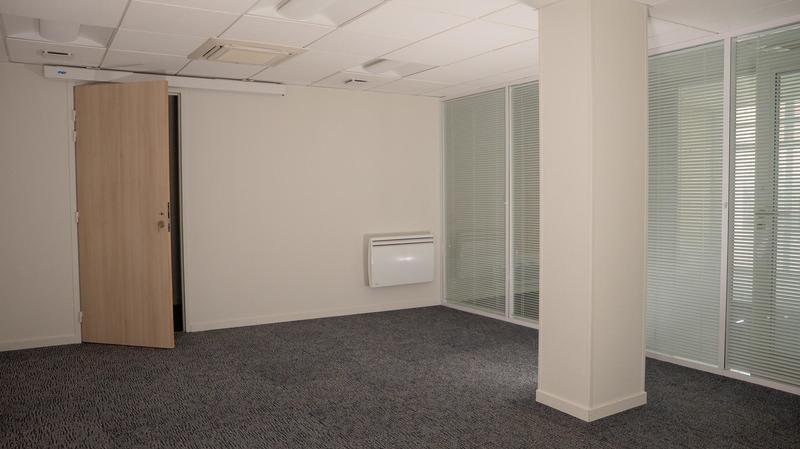 Local commercial - 138 m² - 5 pièces