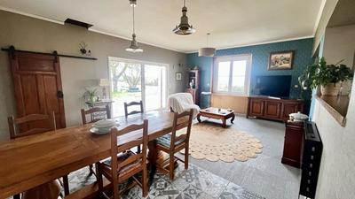 Maison - 215 m² - 6 pièces