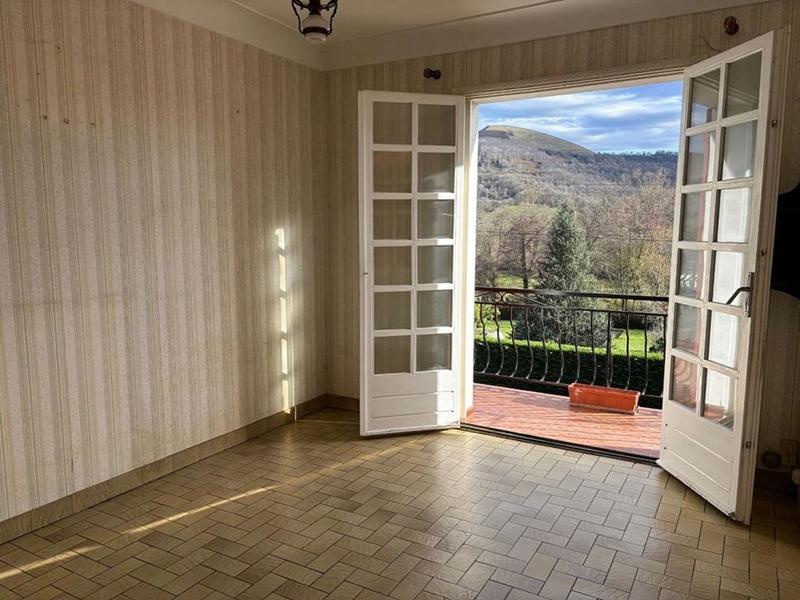 Villa - 100 m² - 5 pièces