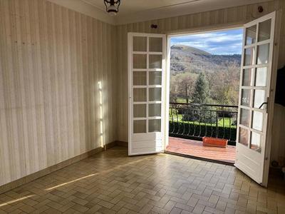 Villa - 100 m² - 5 pièces