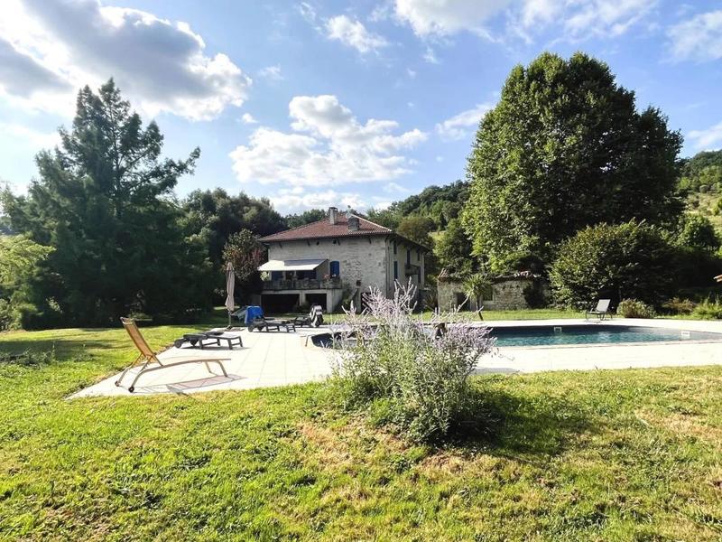 Demeure - 343 m² - 8 pièces