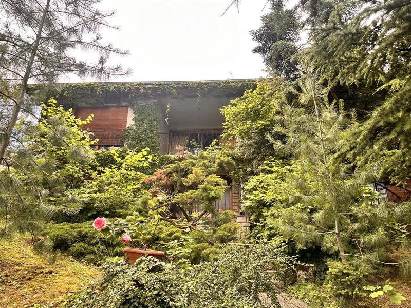 Maison - 300 m² - 8 pièces