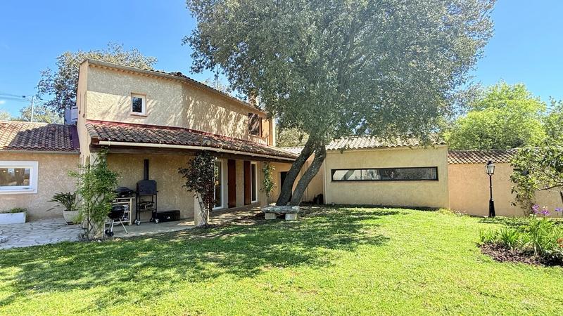 Maison - 185 m² - 7 pièces