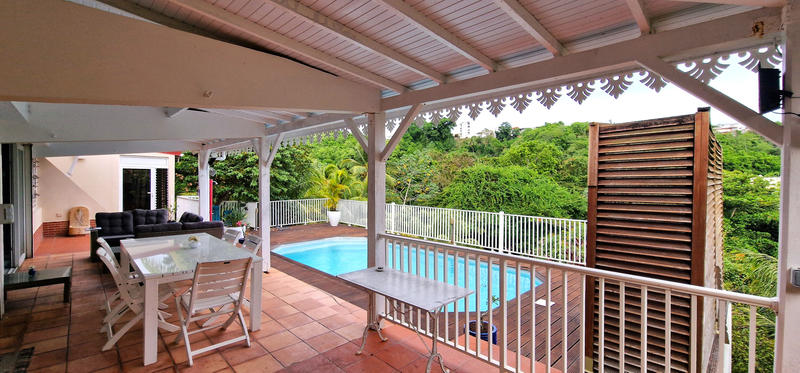 Maison - 349 m² - 9 pièces