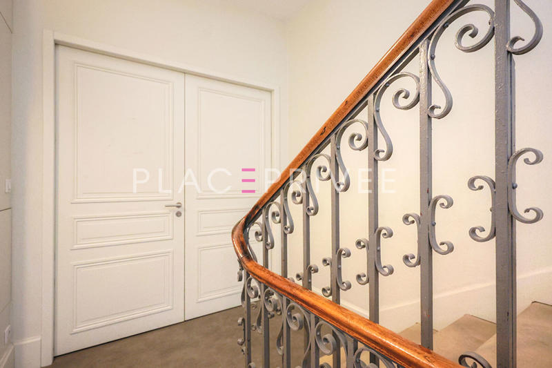 Bureau - 128 m² - 4 pièces