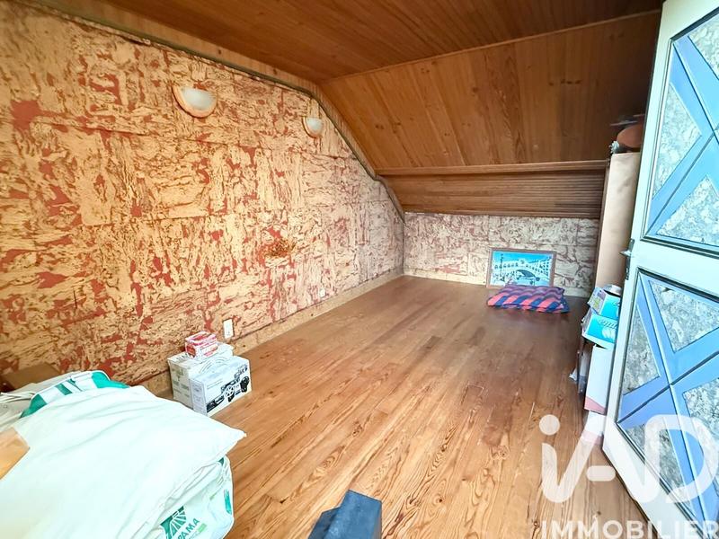 Maison - 227 m² - 9 pièces