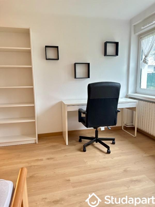 Chambre - 13 m² - 1 pièce