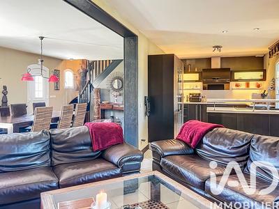 Maison - 202 m² - 8 pièces